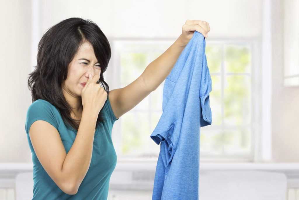 Простые способы избавления от запаха сырости и плесени на одежде