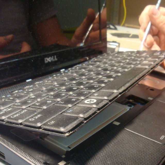 Как чистить клавиатуру на ноутбуке