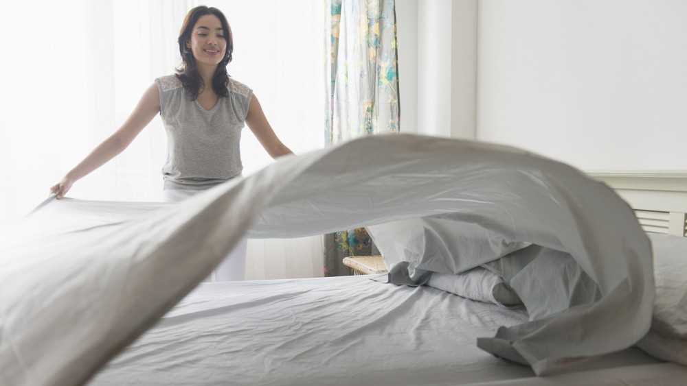 Как часто нужно менять постельное белье дома взрослым и детям (в том числе новорожденным)