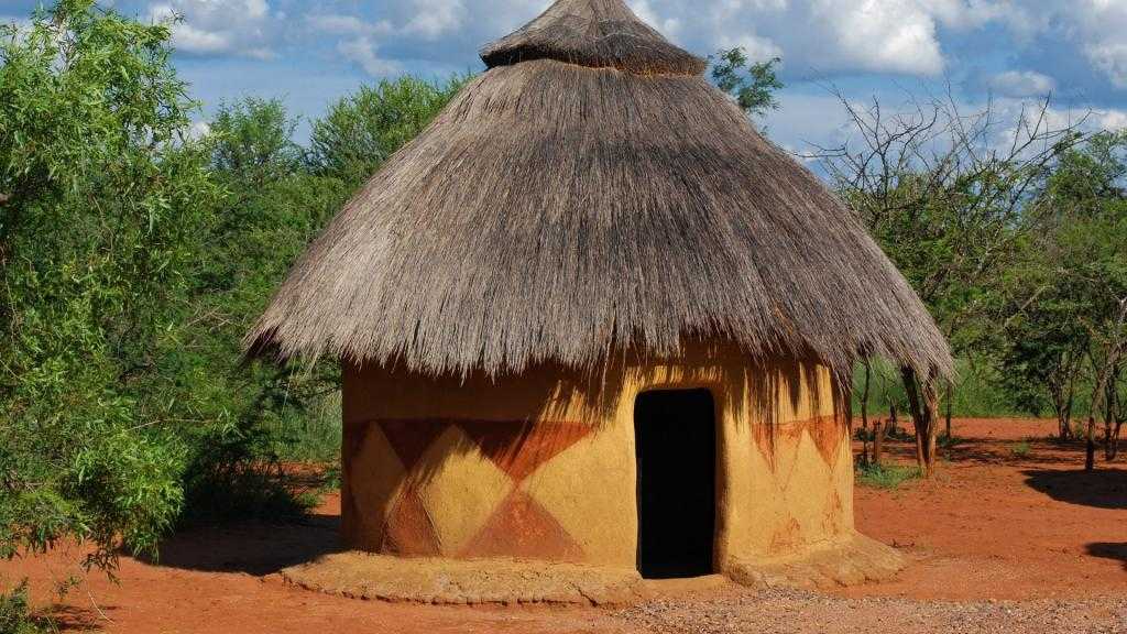 Где живут племена Африки в 21 веке: фото домов и построек. Как выглядят дома африканских племен, как им удается выжить в таких условиях.