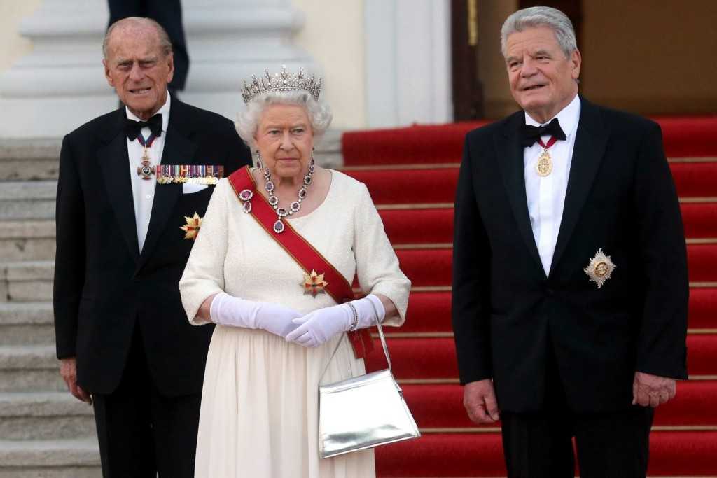 Муж королевы англии елизаветы 2 — филипп: биография, сколько лет, рост, фото