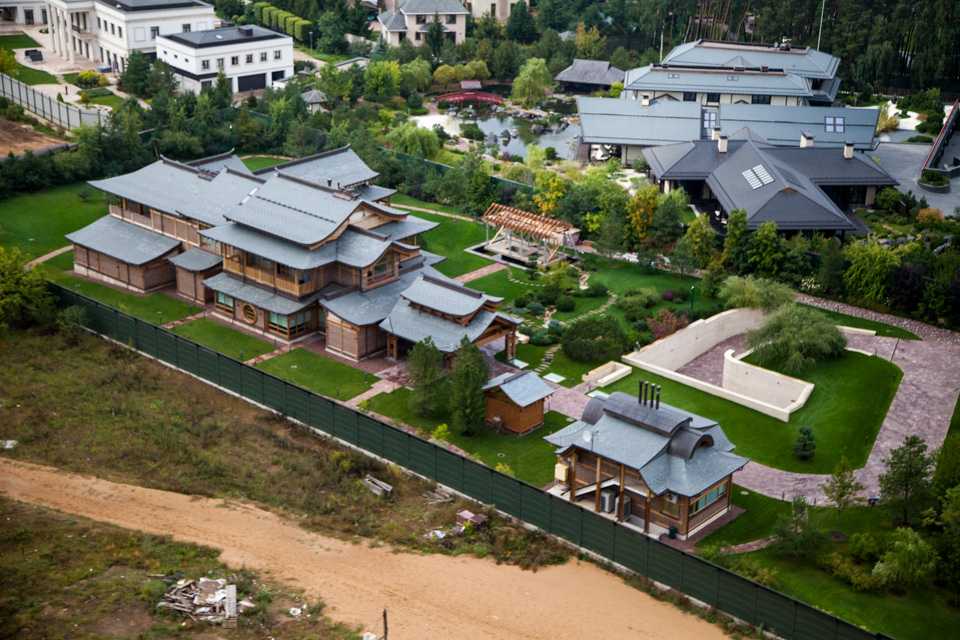 Гектар земли, дом в азиатском стиле: в барвихе нашли особняк сергея шойгу за $18 млн — недвижимость омска