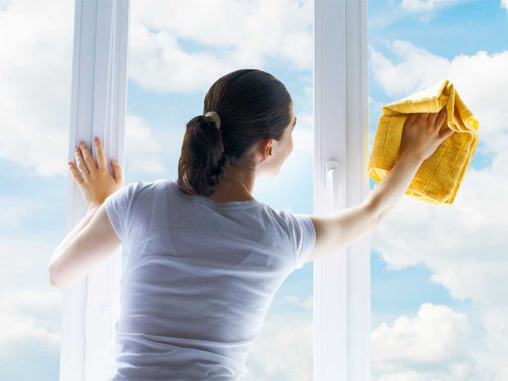 Пошаговое руководство, как правильно и без разводов мыть пластиковые окна