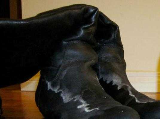 Как убрать соль с обуви из кожи и предотвратить ее появление