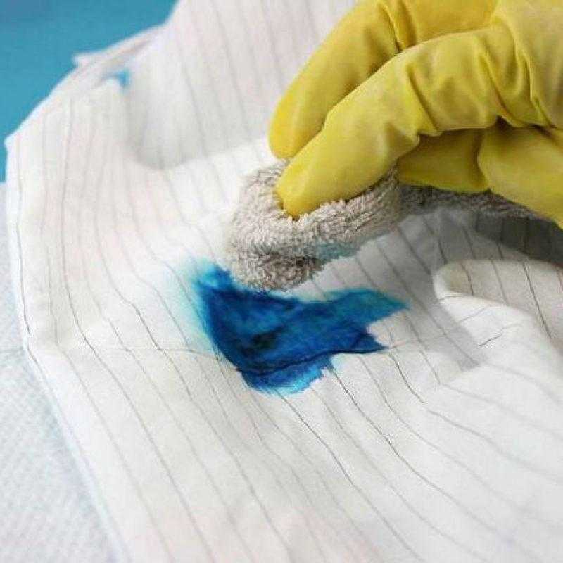 Чем оттереть силиконовый герметик с одежды?