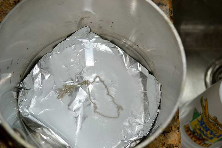 Чистка серебра содой и фольгой в домашних условиях: как правильно почистить и можно ли, рецепты растворов и пошаговая инструкция | мк-союз.рф