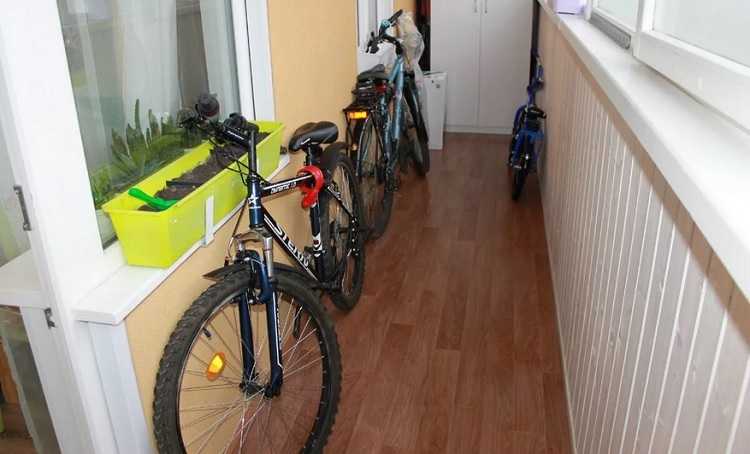Где и как хранить велосипед зимой (на балконе, в квартире, гараже)