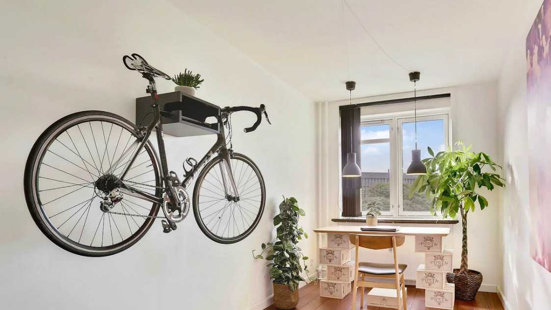 Как и где зимой хранить велосипед в маленькой квартире
