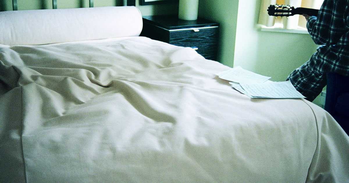 Как часто нужно менять постельное белье? советы врача