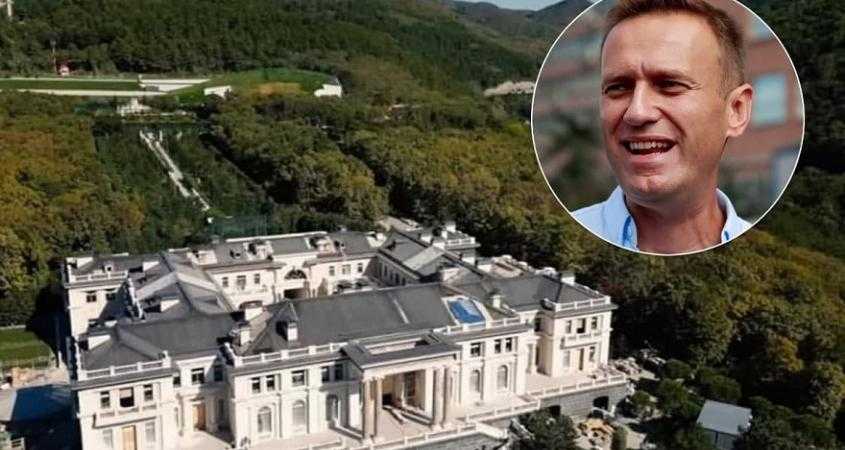 Алексей навальный — вице-премьер правительства россии купил себе rolls-royce phantom. а вам - хорошего настроения!