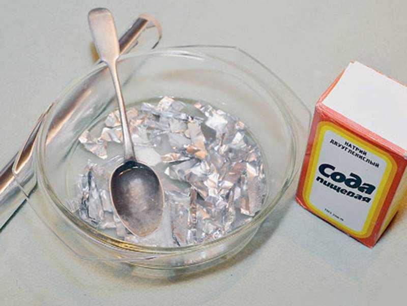 Как почистить серебро в домашних условиях: чистка нашатырным спиртом (аммиаком), фольгой и содой, перекисью водорода, уксусом и другими средствами.