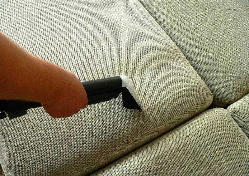 Как стереть ручку с кожзама дивана?