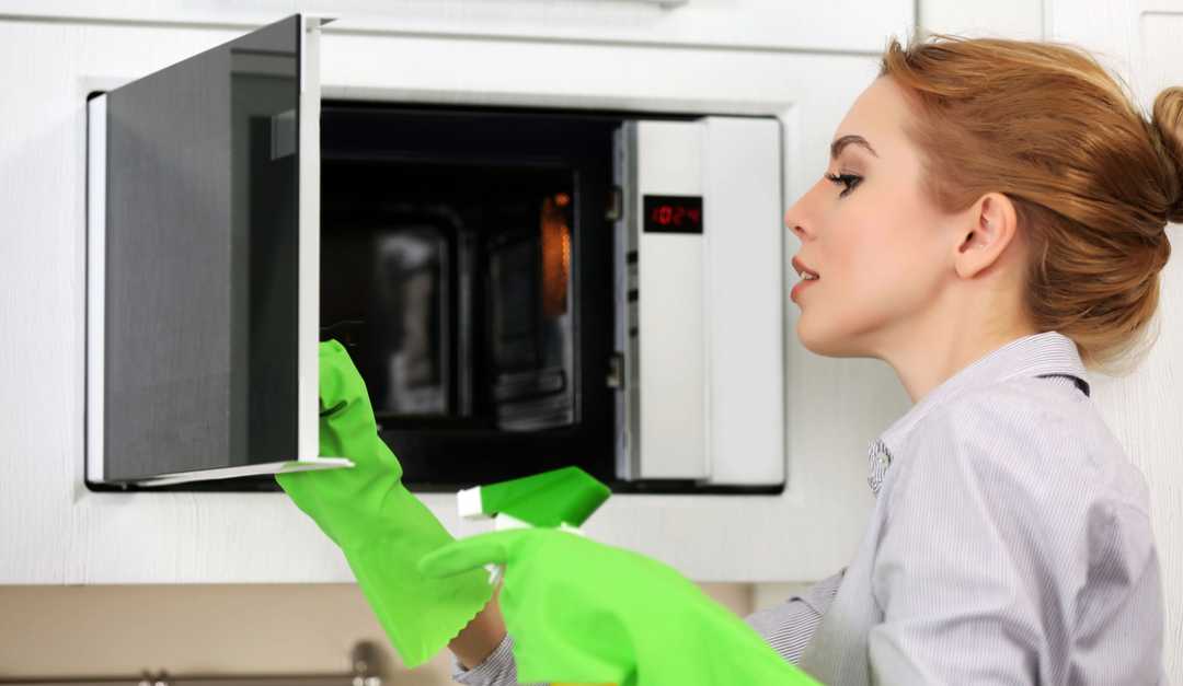 Как убрать неприятные запахи из микроволновки