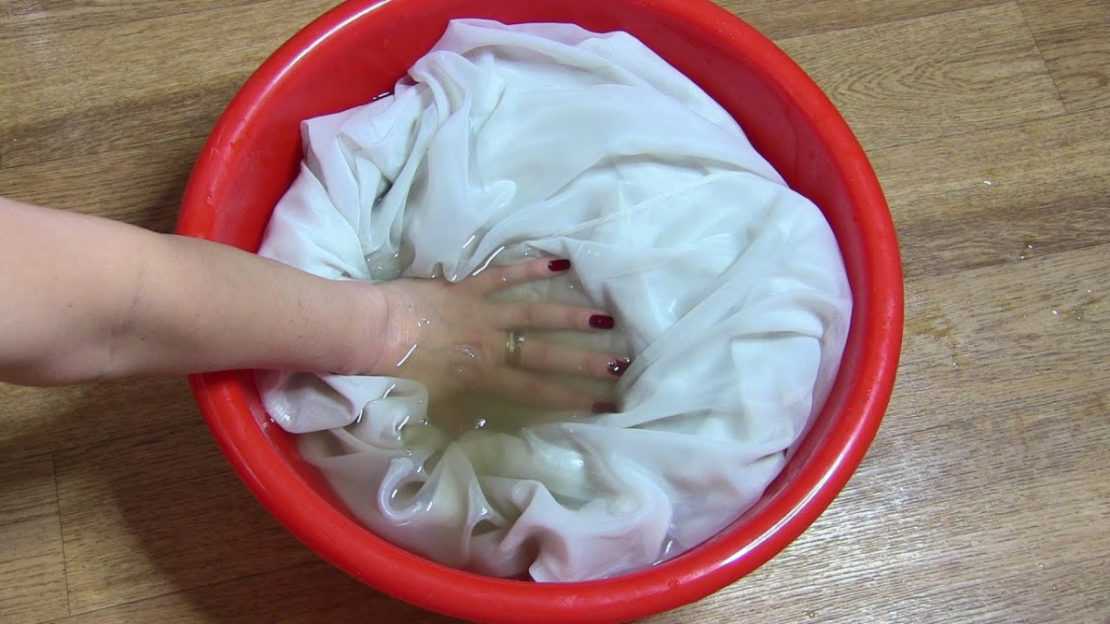 Как отстирать белую футболку в домашних условиях — сохраняем искристую белизну
