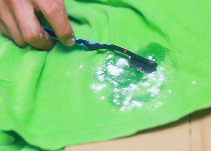 Как вывести масляное пятно с одежды: эффективные домашние способы