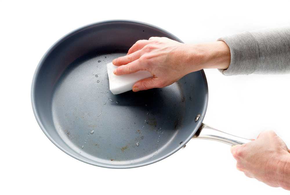 Чугунная сковорода перед первым использованием, как ухаживать
