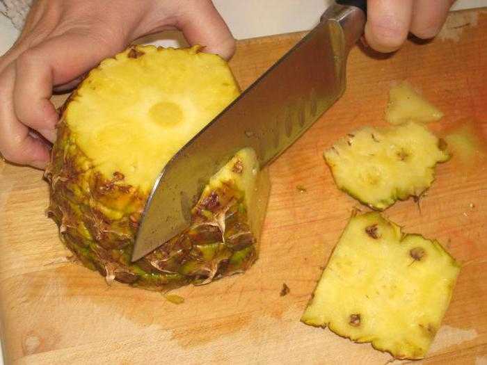 Известный лайфхак, как извлекать мякоть фруктов без ножа, действительно работает. нюанс с ананасом