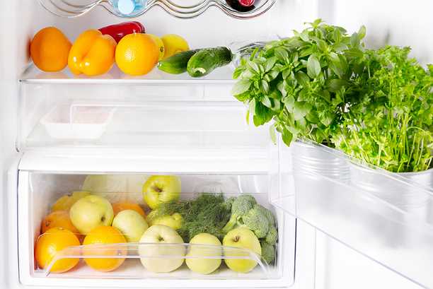 Как хранить зелень в холодильнике долго свежей: простые проверенные способы