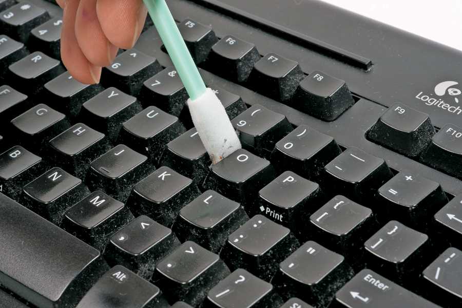 Как почистить клавиатуру ноутбука от пыли и грязи самостоятельно в домашних условиях? 3 действенных способа