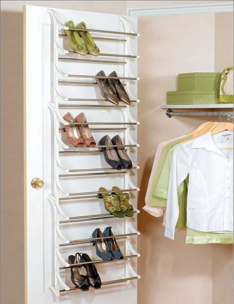 Как хранить обувь, особенно если мало места в квартире, и ее хочется уместить компактно? Представляем идеи для хранения обуви в мебели, под кроватью и даже на стене.