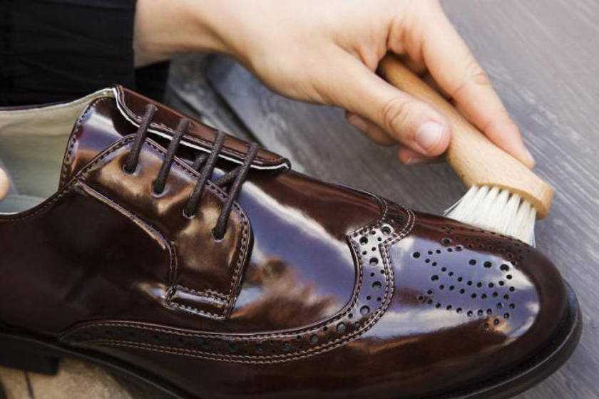 Чем чистить белую кожаную обувь