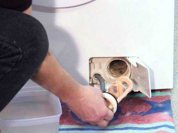 Чистим сливной шланг в стиральной машине