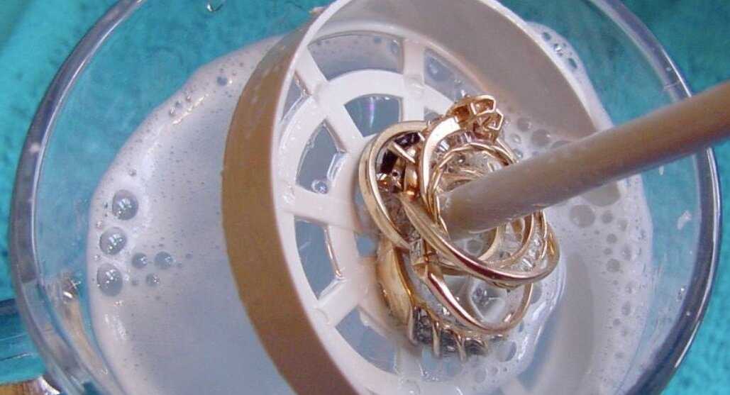 Как почистить золото (кольцо, серьги) с бриллиантами в домашних условиях