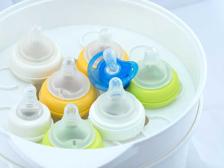 Как стерилизовать детские бутылочки в микроволновке, мультиварке или кипятком