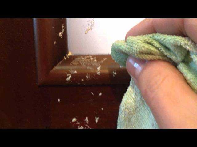Чем отмыть монтажную пену с одежды, рук, дверей и других поверхностей