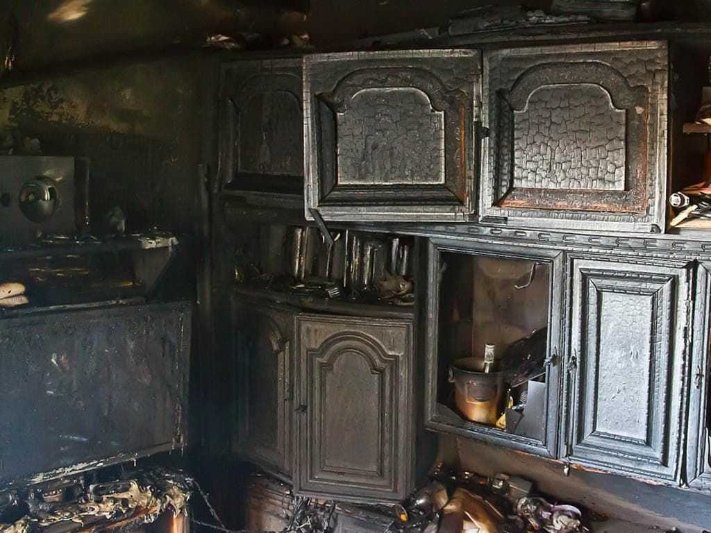 Чем убрать запах гари в квартире после пожара народные средства
