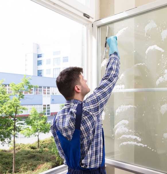 Как отмыть окна после ремонта в новой квартире