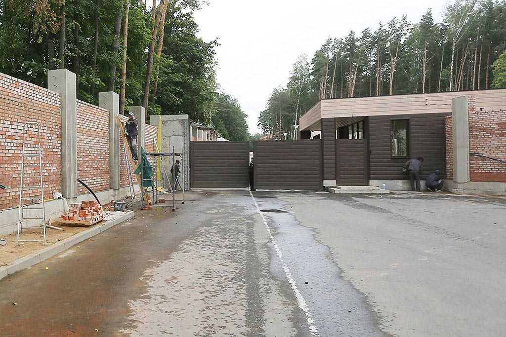 Гектар земли, дом в азиатском стиле: в барвихе нашли особняк сергея шойгу за $18 млн