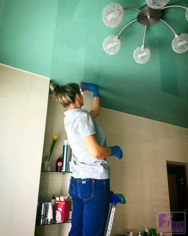 Чем мыть натяжные потолки: как правильно вымыть глянцевый и матовый потолок, фото и видео примеры