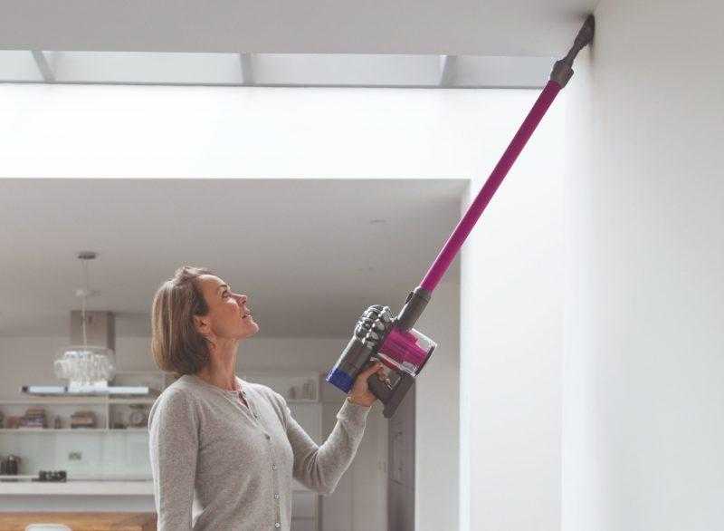 Как помыть натяжной потолок: эффективные способы и моющие средства