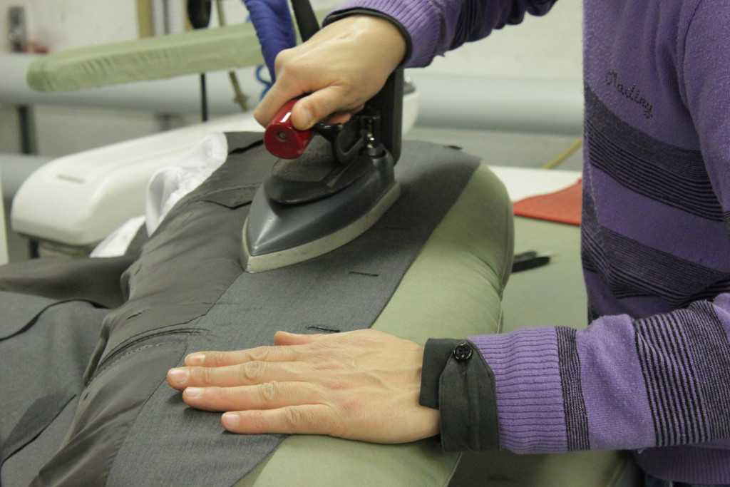Ценные советы по правильной глажке пиджака: подготовительные процедуры и руководство к глажке