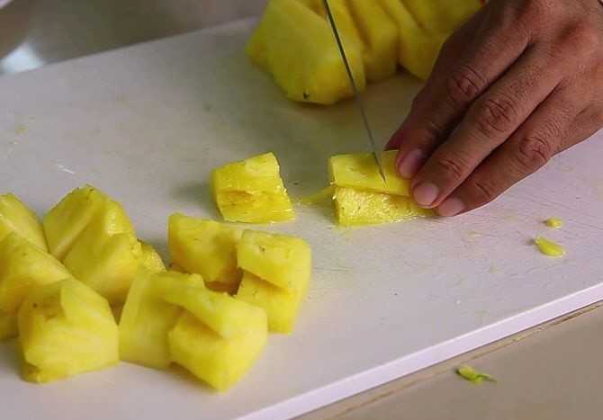 Нетрудные способы красиво и оригинально подать ананас на стол